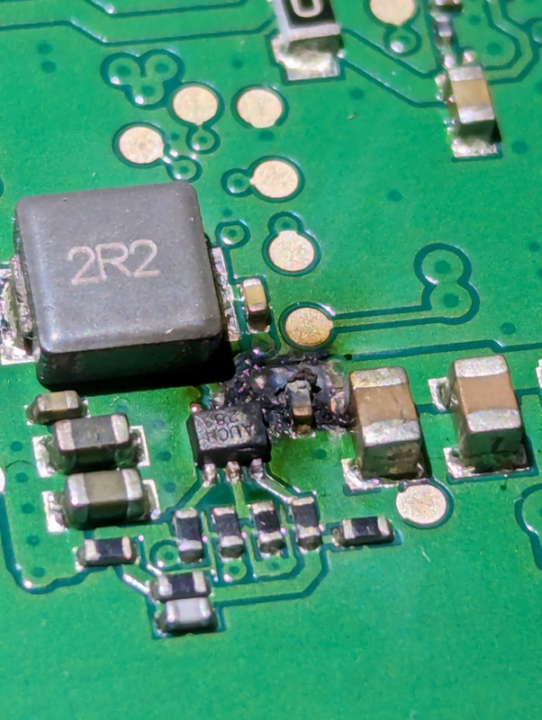 Kaputtes Bauteil FRITZ!Box 7590 2.4 GHz WLAN